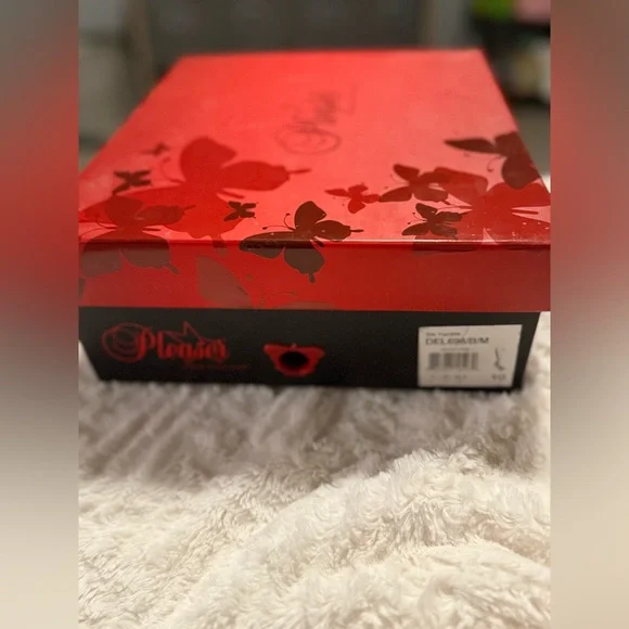 Black Strappy Gladiator Sandals - Picture 10 of 11